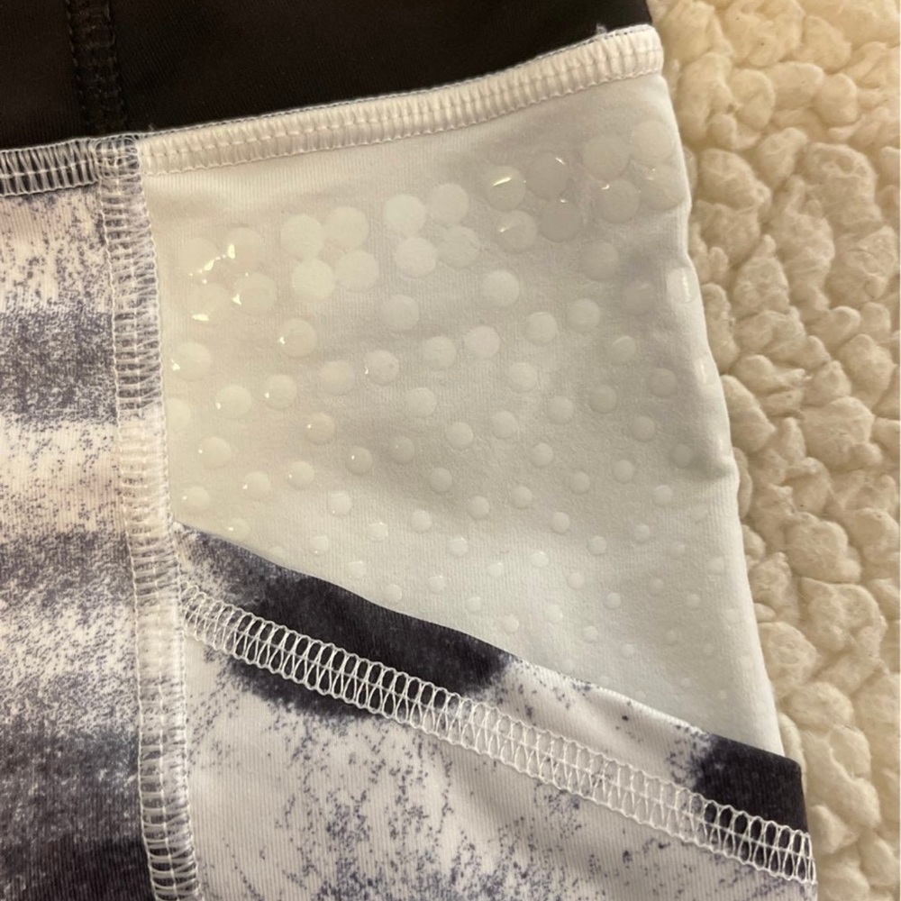 Lululemon Run Dart And Dash Size 6 - image 4